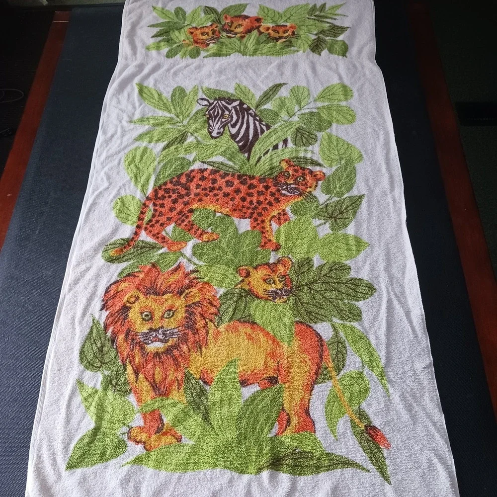 Vintage 1970'S White Beach Towel Cartoon Lion Cheetah Zebra cubs w pocket 50x26